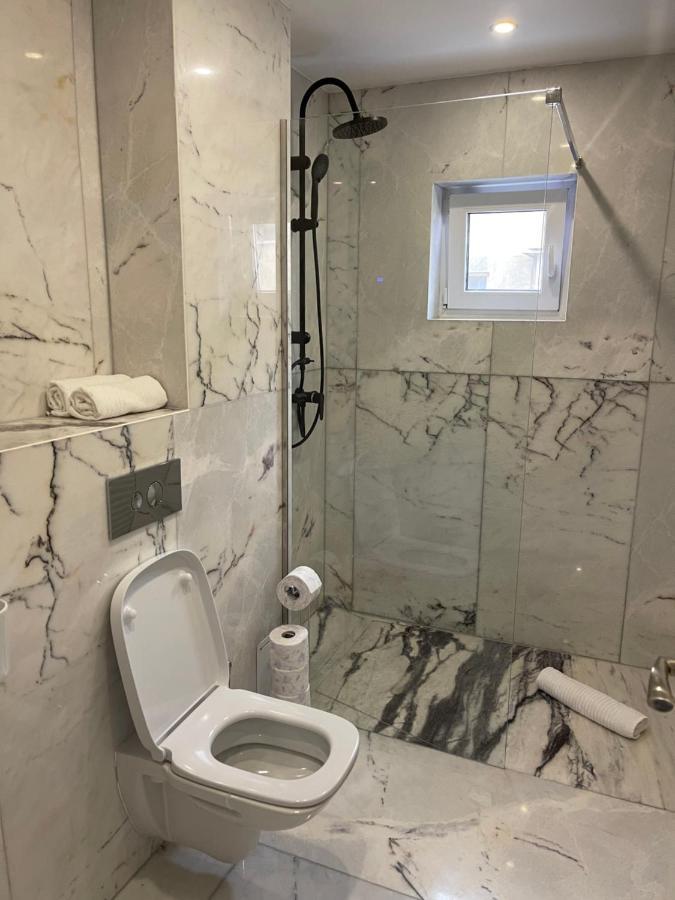 Apartament Emma Targoviste Zewnętrze zdjęcie