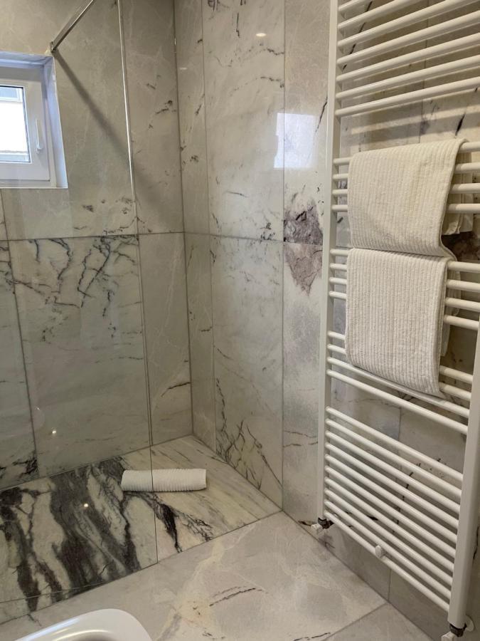 Apartament Emma Targoviste Zewnętrze zdjęcie